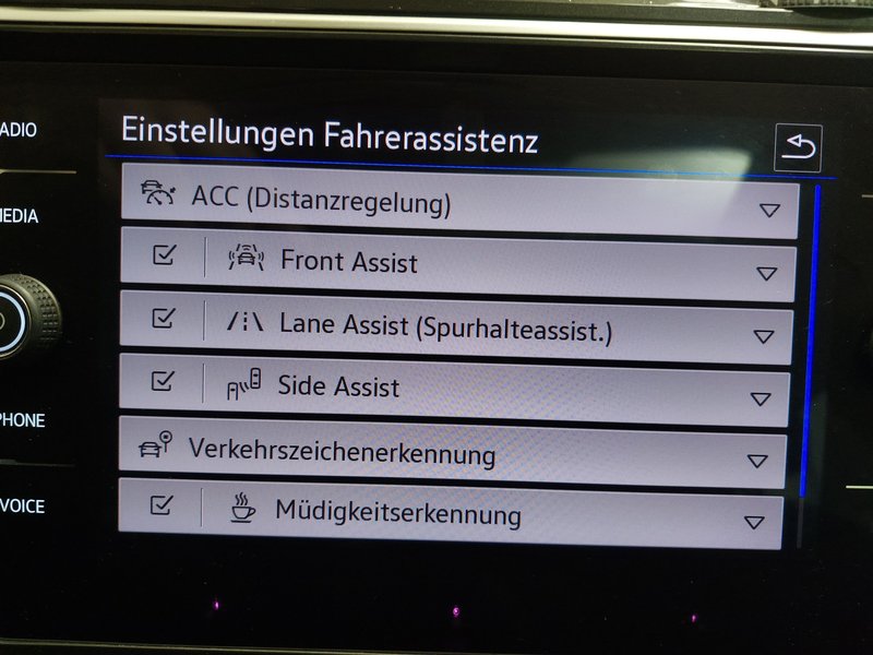 Volkswagen Tiguan 1.4 TSI eHybrid Life automatik • panorama • ACC — 22