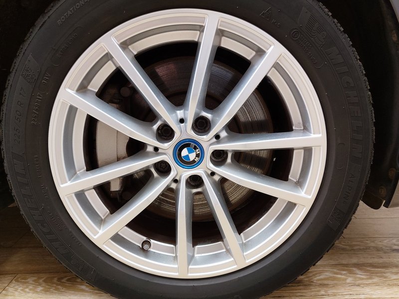 BMW 330e Touring automatik • ACC • koža — 8