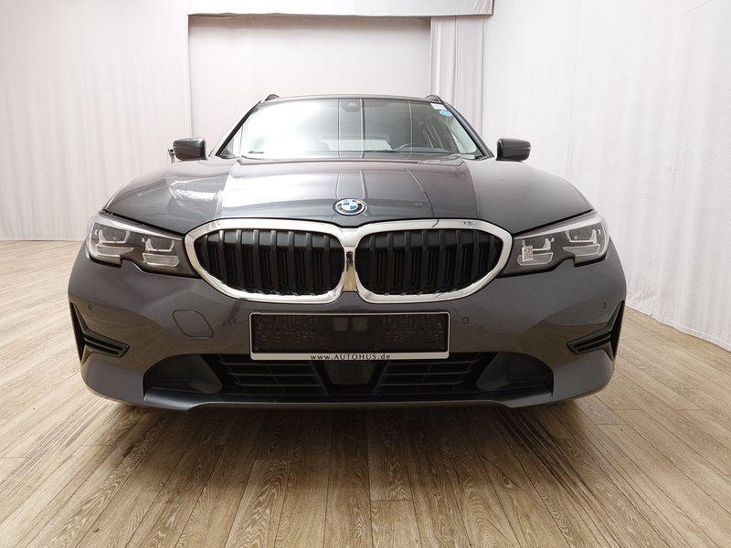 BMW 330e Touring automatik • ACC • koža — 9