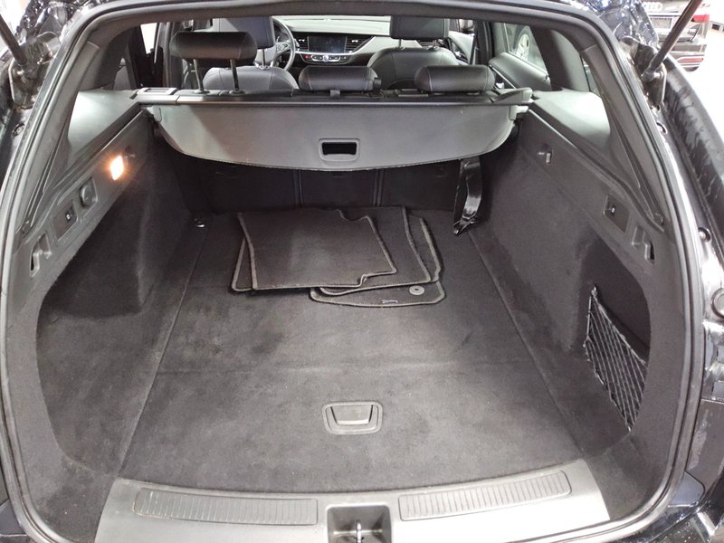 Opel Insignia Sports Tourer 2.0 D automatik Elegance • kuka za vuču • Full LED — 11
