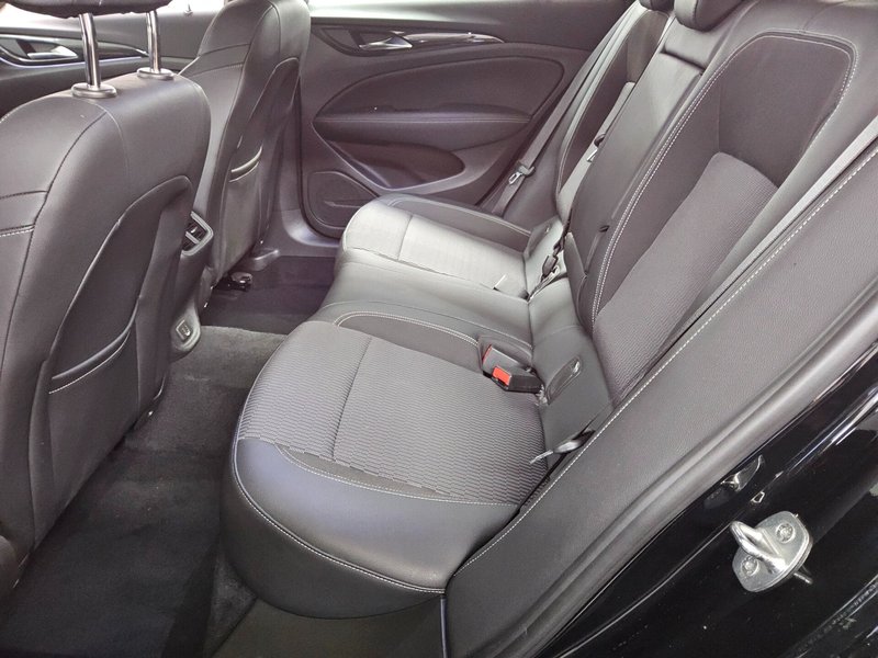 Opel Insignia Sports Tourer 2.0 D automatik Elegance • kuka za vuču • Full LED — 13