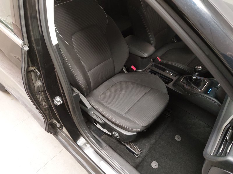 Ford Focus Turnier 1.5 EcoBlue Titanium • Full LED • navigacija — 10
