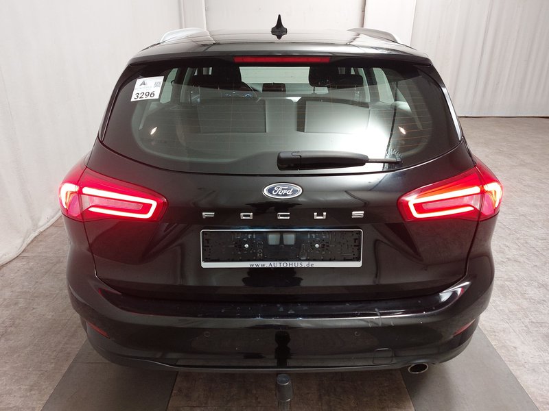 Ford Focus Turnier 1.5 EcoBlue Titanium • Full LED • navigacija — 14