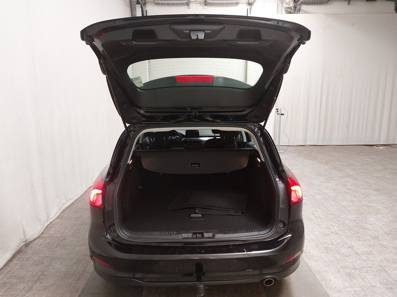 Ford Focus Turnier 1.5 EcoBlue Titanium • Full LED • navigacija — 17