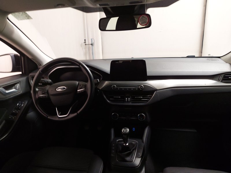 Ford Focus Turnier 1.5 EcoBlue Titanium • Full LED • navigacija — 18