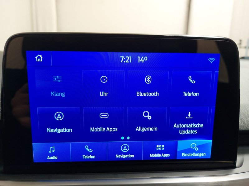 Ford Focus Turnier 1.5 EcoBlue Titanium • Full LED • navigacija — 19