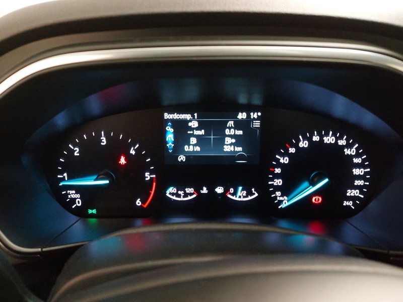 Ford Focus Turnier 1.5 EcoBlue Titanium • Full LED • navigacija — 22