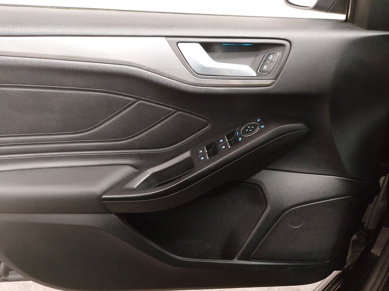 Ford Focus Turnier 1.5 EcoBlue Titanium • Full LED • navigacija — 5