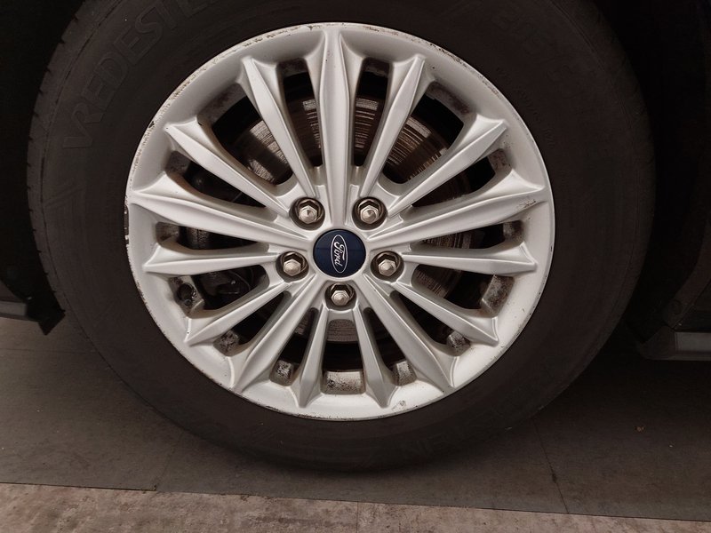 Ford Focus Turnier 1.5 EcoBlue Titanium • Full LED • navigacija — 8