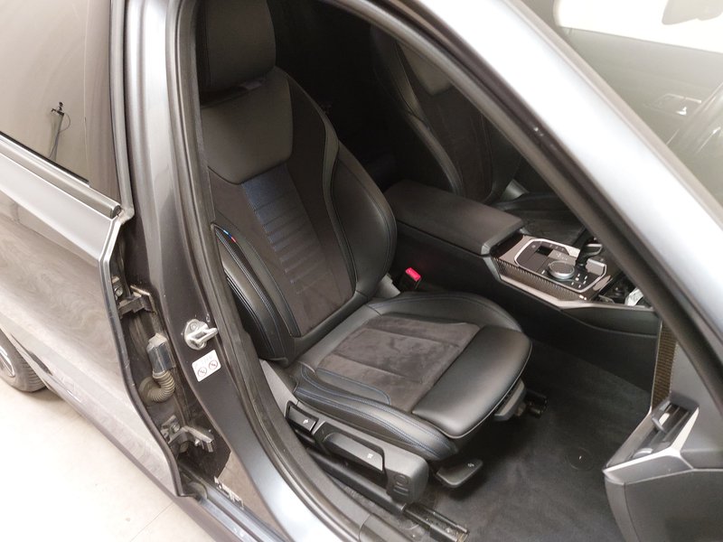BMW 320e Touring xDrive M Sport • ACC • HUD — 10