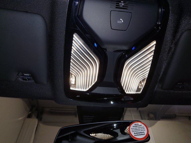 BMW 320e Touring xDrive M Sport • ACC • HUD — 13