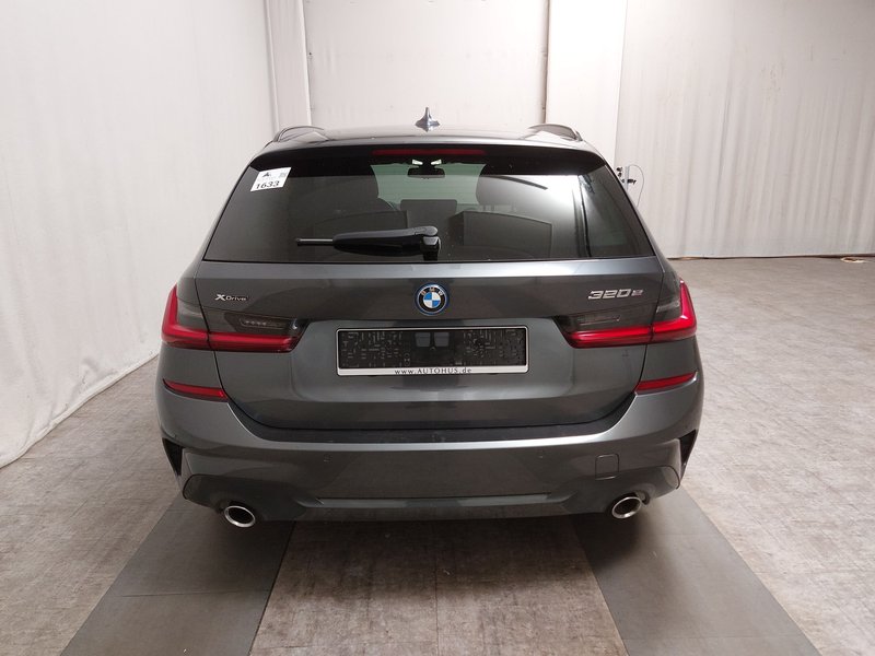 BMW 320e Touring xDrive M Sport • ACC • HUD — 14