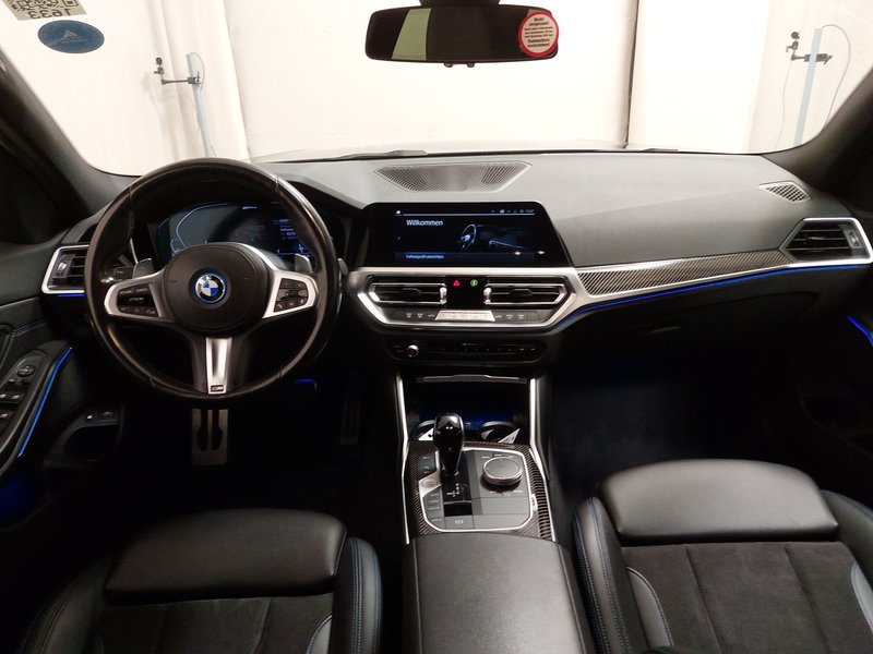 BMW 320e Touring xDrive M Sport • ACC • HUD — 16