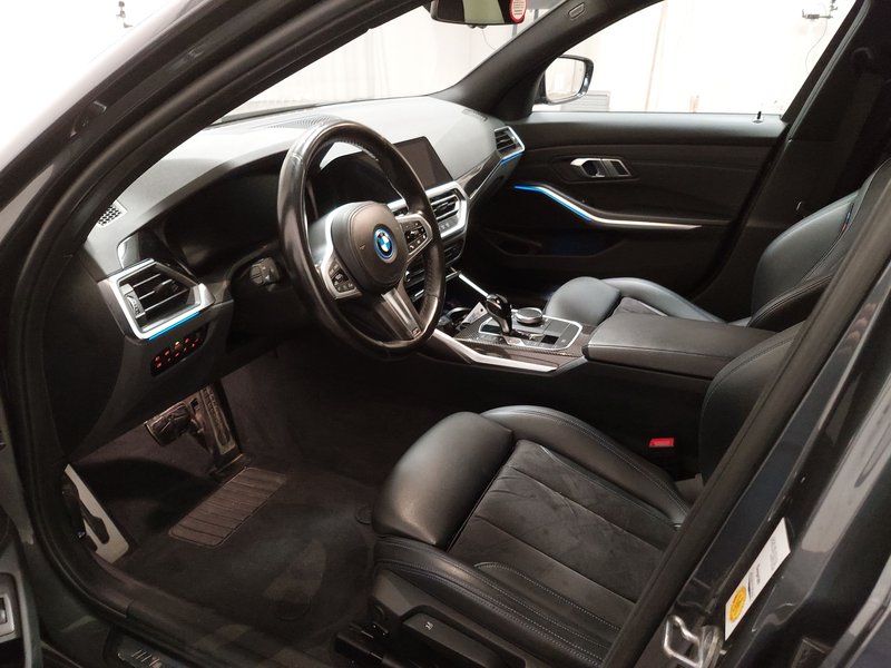 BMW 320e Touring xDrive M Sport • ACC • HUD — 6