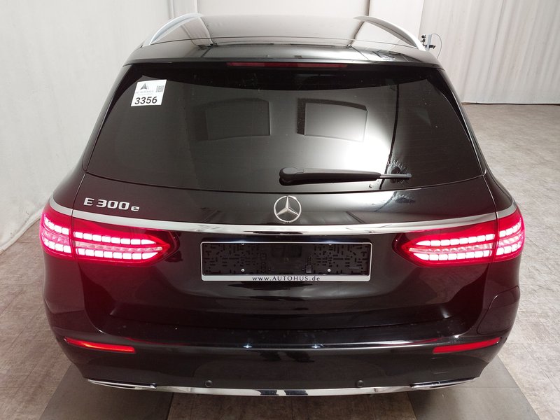 Mercedes-Benz E 300 e karavan AMG Line automatik • ACC • LED — 14