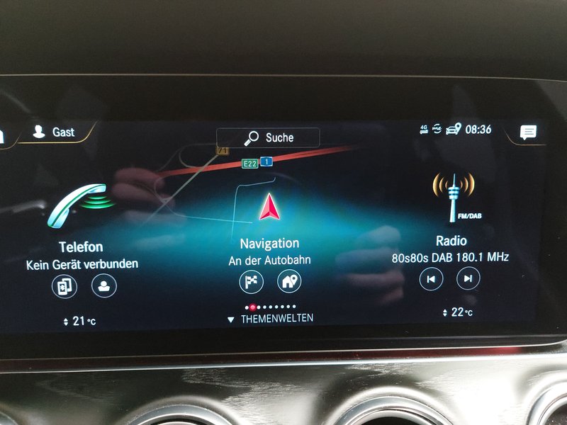 Mercedes-Benz E 300 e karavan AMG Line automatik • ACC • LED — 18