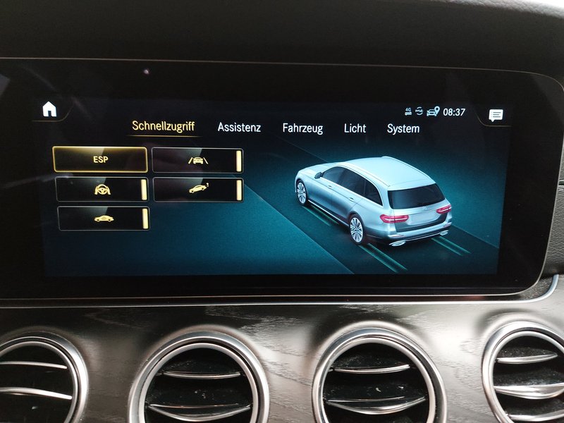 Mercedes-Benz E 300 e karavan AMG Line automatik • ACC • LED — 20