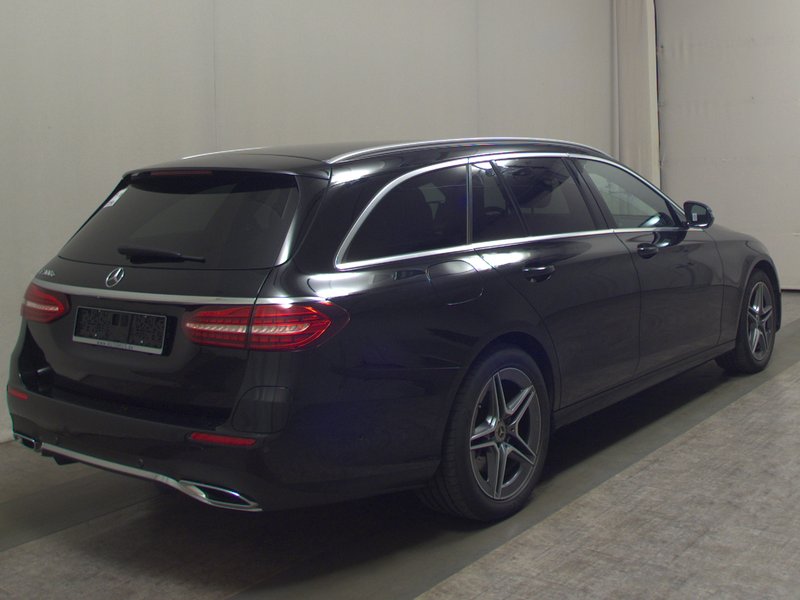 Mercedes-Benz E 300 e karavan AMG Line automatik • ACC • LED — 4