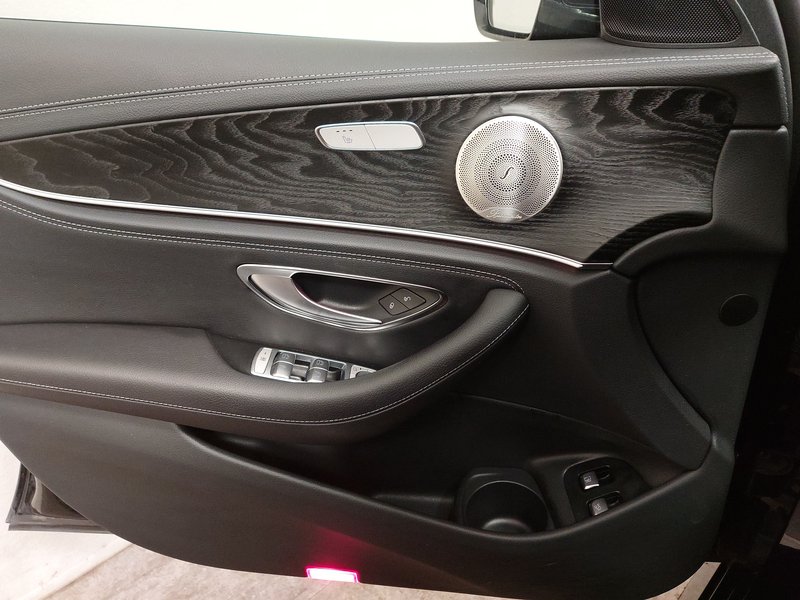 Mercedes-Benz E 300 e karavan AMG Line automatik • ACC • LED — 5
