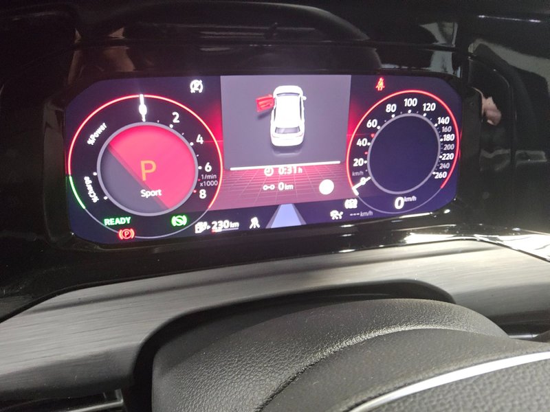 Volkswagen Golf 8 1.4 TSI automatik eHybrid Style • ACC • Full LED — 10
