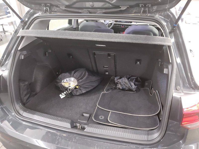 Volkswagen Golf 8 1.4 TSI automatik eHybrid Style • ACC • Full LED — 12