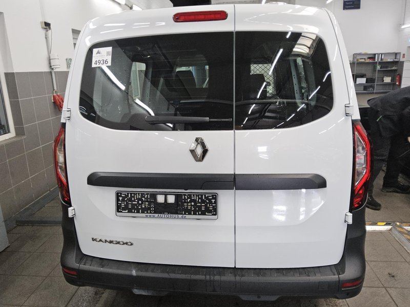 Renault Kangoo Rapid 1.5 dCi • Full LED — 9
