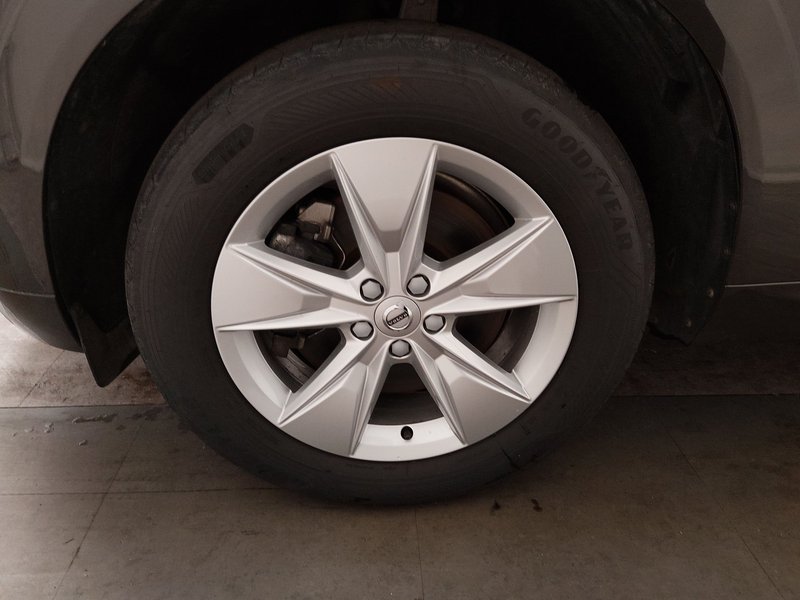 Volvo XC60 B4 D Core automatik • LED • AHK — 8