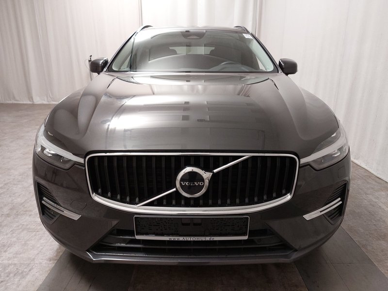 Volvo XC60 B4 D Core automatik • LED • AHK — 9