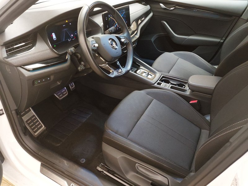Škoda Octavia Combi 2.0 TDI SportLine automatik • HUD • ACC — 6