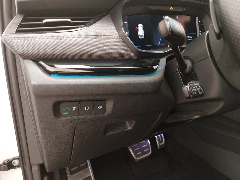 Škoda Octavia Combi 2.0 TDI SportLine automatik • HUD • ACC — 7