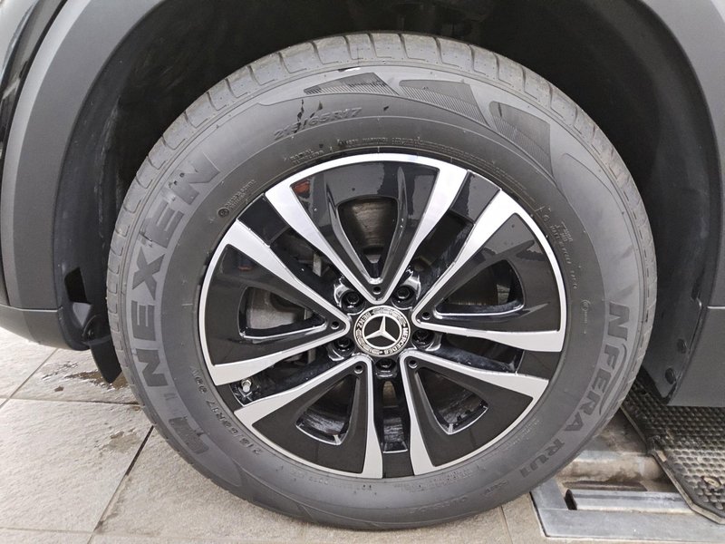 Mercedes-Benz GLB 200 d automatik Style • LED • digitalni instrumenti — 11