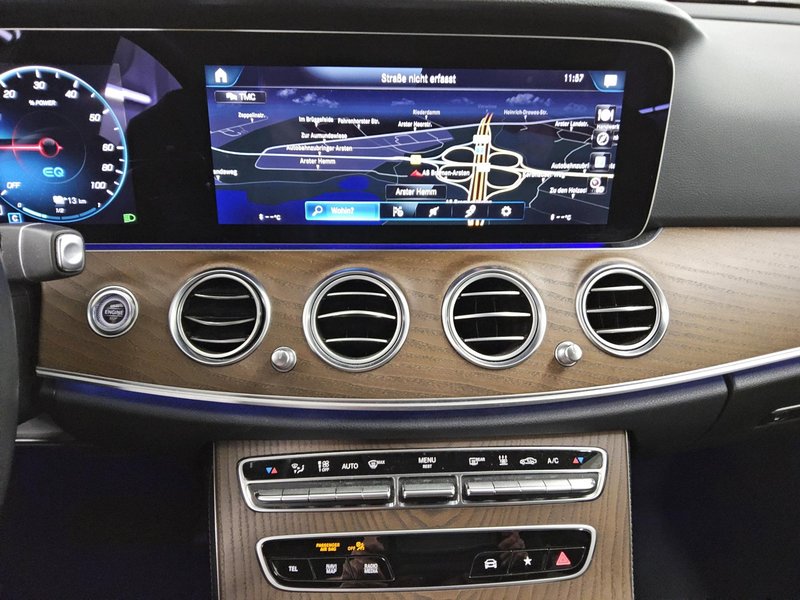 Mercedes-Benz E 300 de karavan automatik Avantgarde • 360° kamera • LED — 7