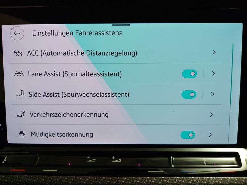 Volkswagen Golf Variant 2.0 TDI R-Line automatik • ACC • bežično punjenje — 14