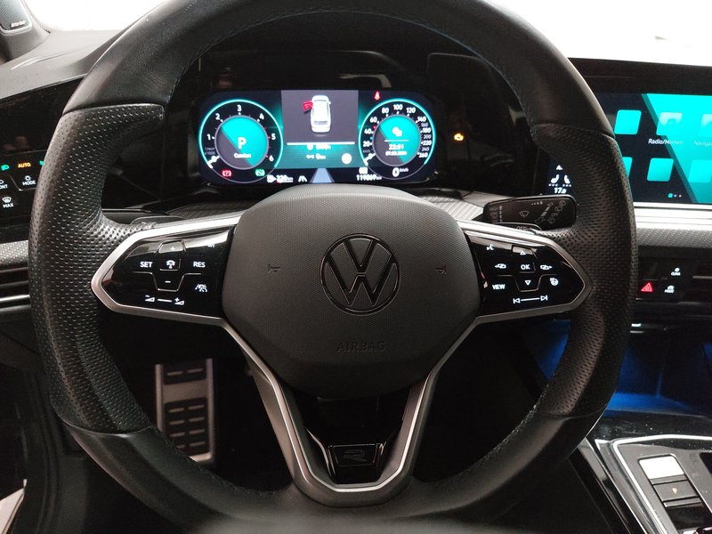Volkswagen Golf Variant 2.0 TDI R-Line automatik • ACC • bežično punjenje — 21