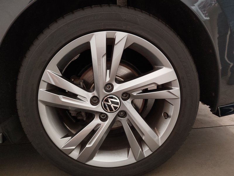 Volkswagen Golf Variant 2.0 TDI R-Line automatik • ACC • bežično punjenje — 7