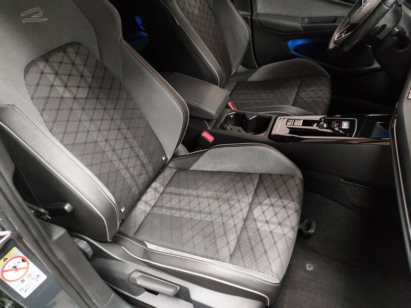 Volkswagen Golf Variant 2.0 TDI R-Line automatik • ACC • bežično punjenje — 9