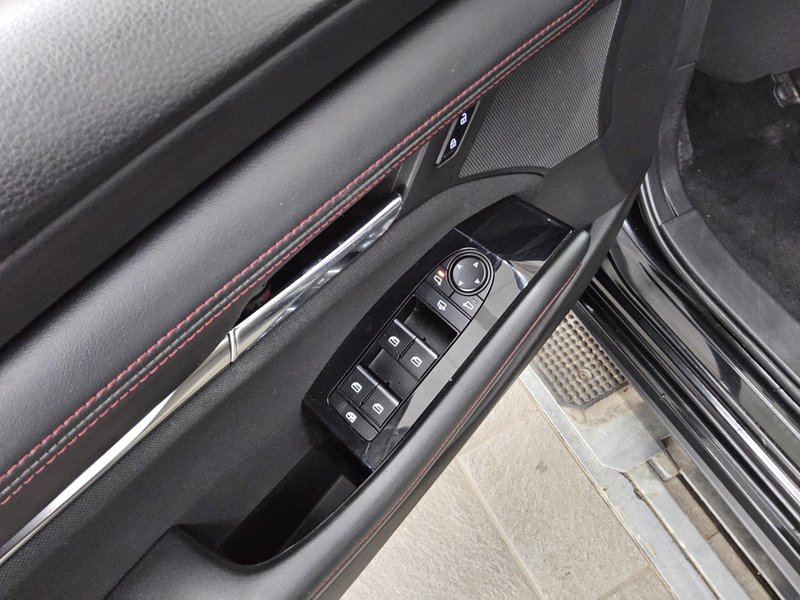 Mazda 3 2.0 SKYACTIV-G Homura automatik • ACC • HUD — 9