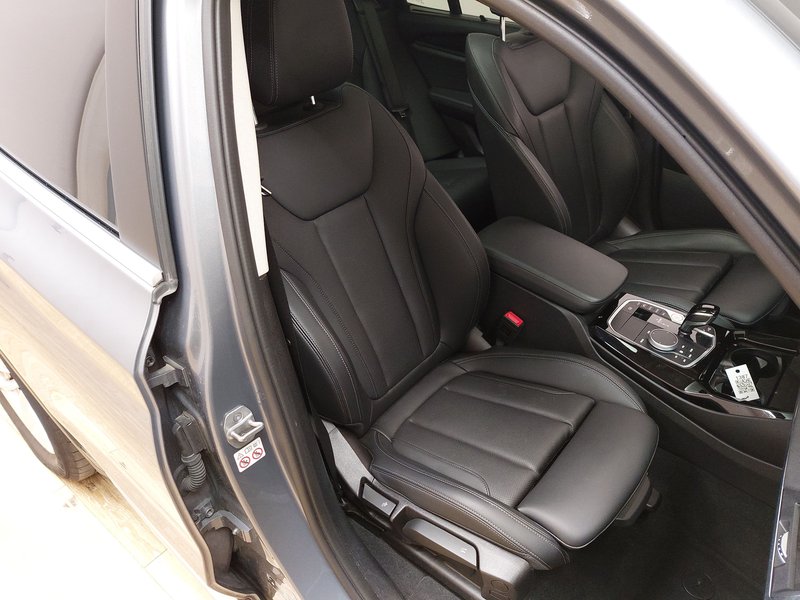 BMW X3 xDrive20d automatik • kuka za vuču • električna vrata prtljažnika — 9