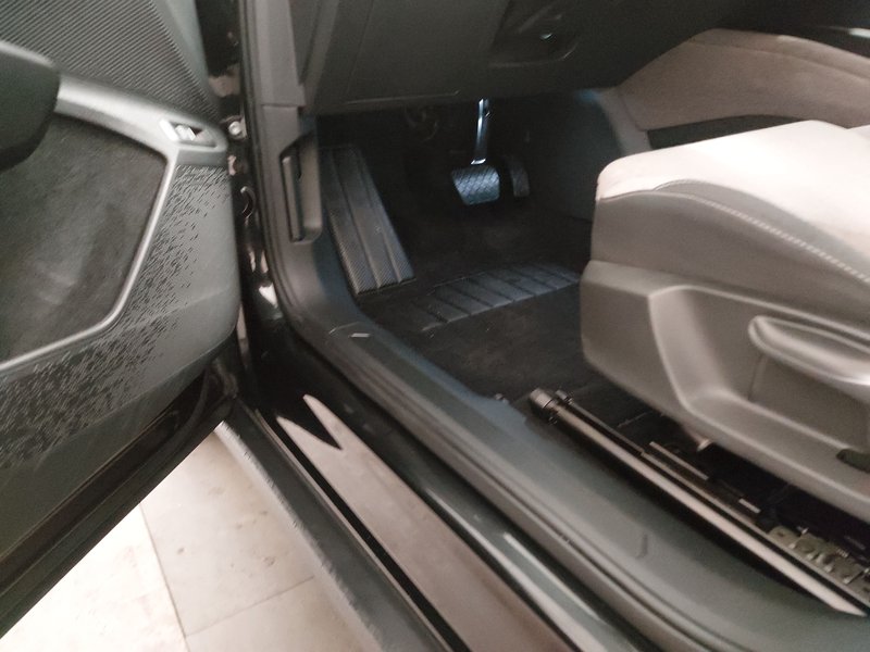 Škoda Enyaq iV 80 • ACC • AHK — 7