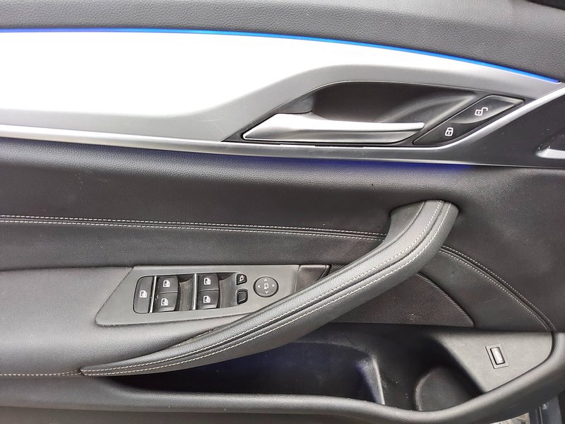 BMW 520d xDrive automatik • koža • LED — 10
