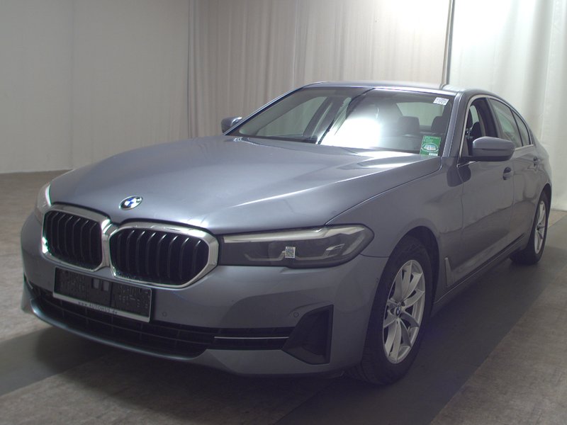 BMW 520d xDrive automatik • koža • LED — 2