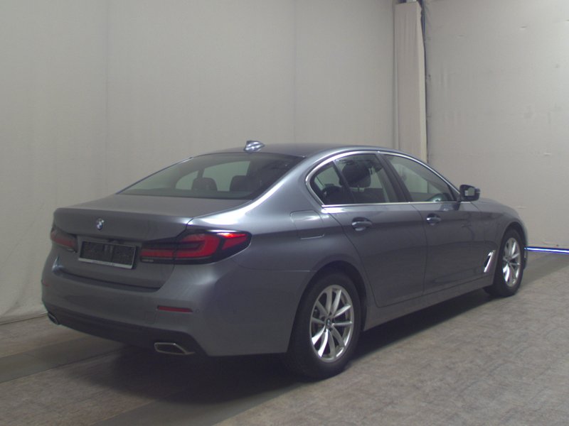 BMW 520d xDrive automatik • koža • LED — 4