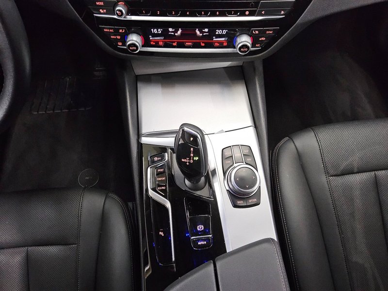 BMW 520d xDrive automatik • koža • LED — 6