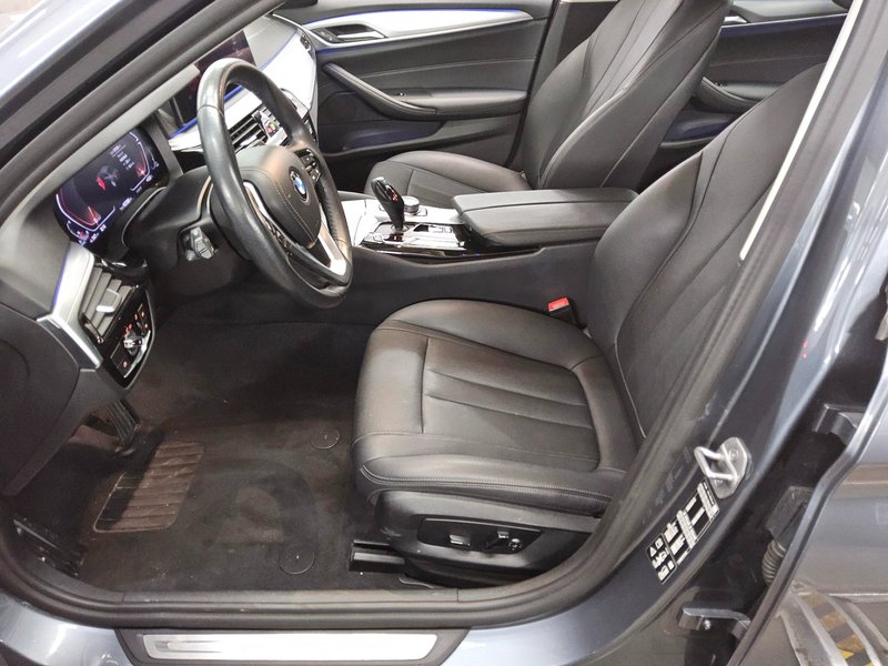 BMW 520d xDrive automatik • koža • LED — 9