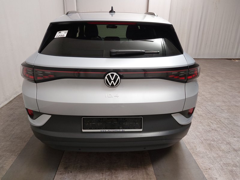 Volkswagen ID.4 Pro Performance • 360° kamera • ACC — 14