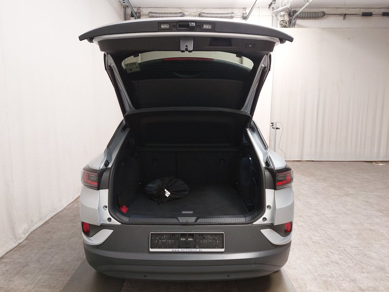 Volkswagen ID.4 Pro Performance • 360° kamera • ACC — 17