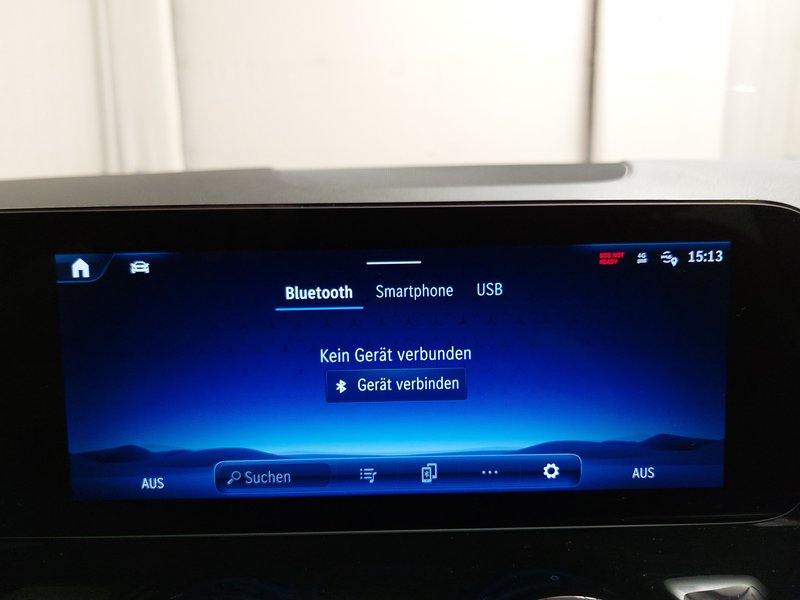 Mercedes-Benz GLA 180 automatik • adaptivno ogibanje • LED — 18