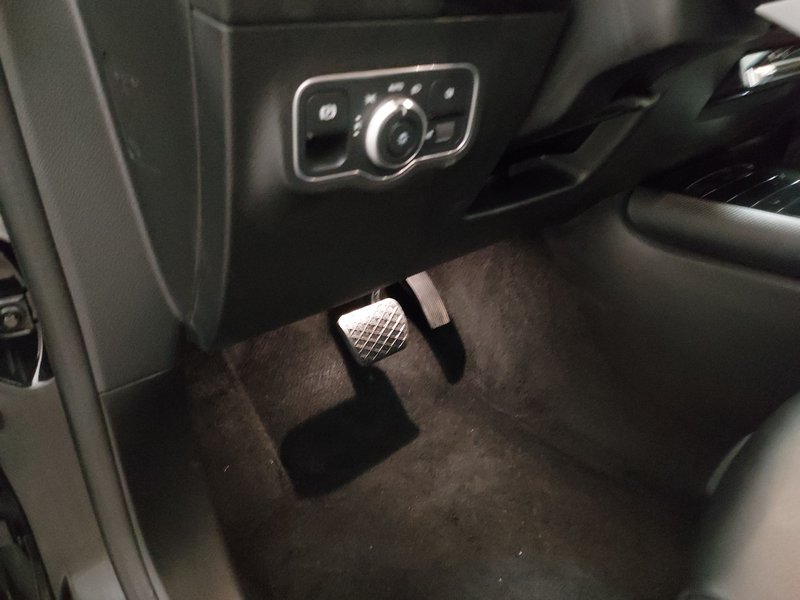 Mercedes-Benz GLA 180 automatik • adaptivno ogibanje • LED — 7