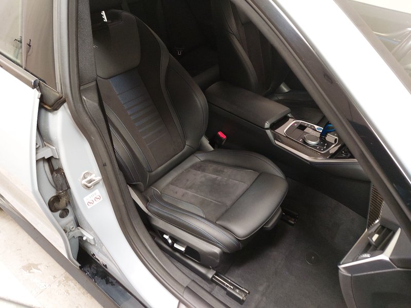 BMW i4 • ACC • Full LED — 10