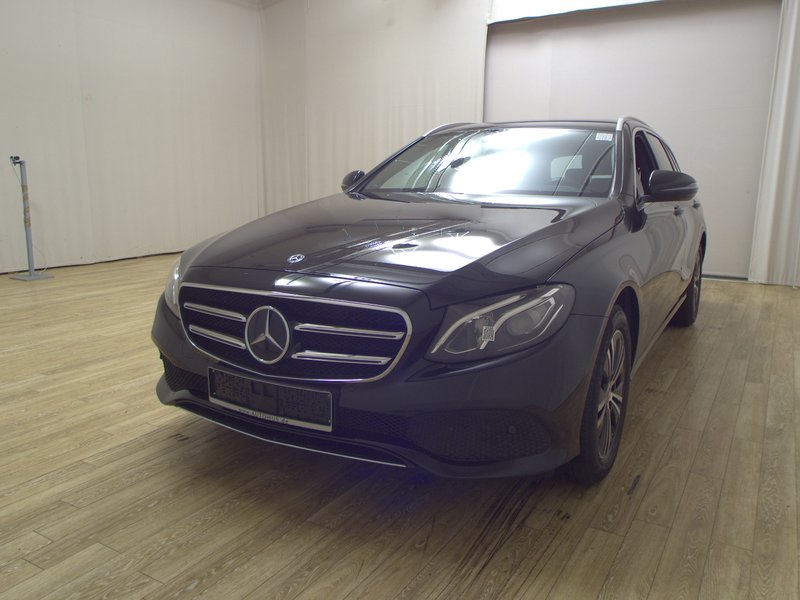 Mercedes-Benz E 220 d karavan automatik Avantgarde • ACC • koža — 2